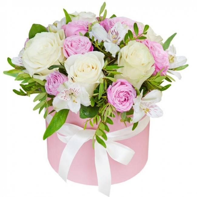 Букет цветов "Шляпная коробка Жюли" Букет цветов "Шляпная коробка Жюли"